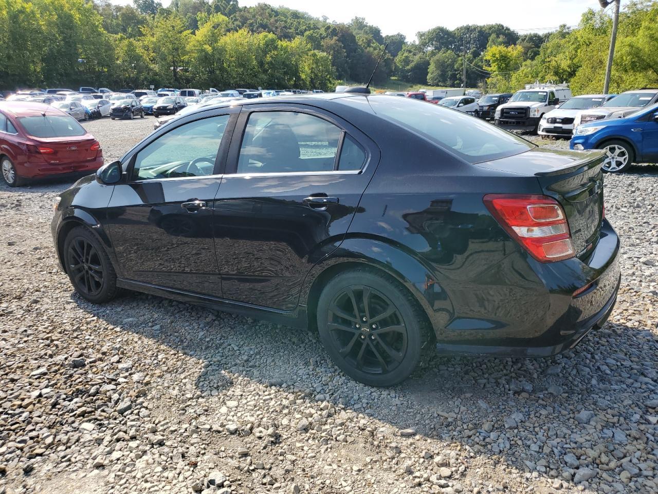 2018 Chevrolet Sonic Lt - Фото 2