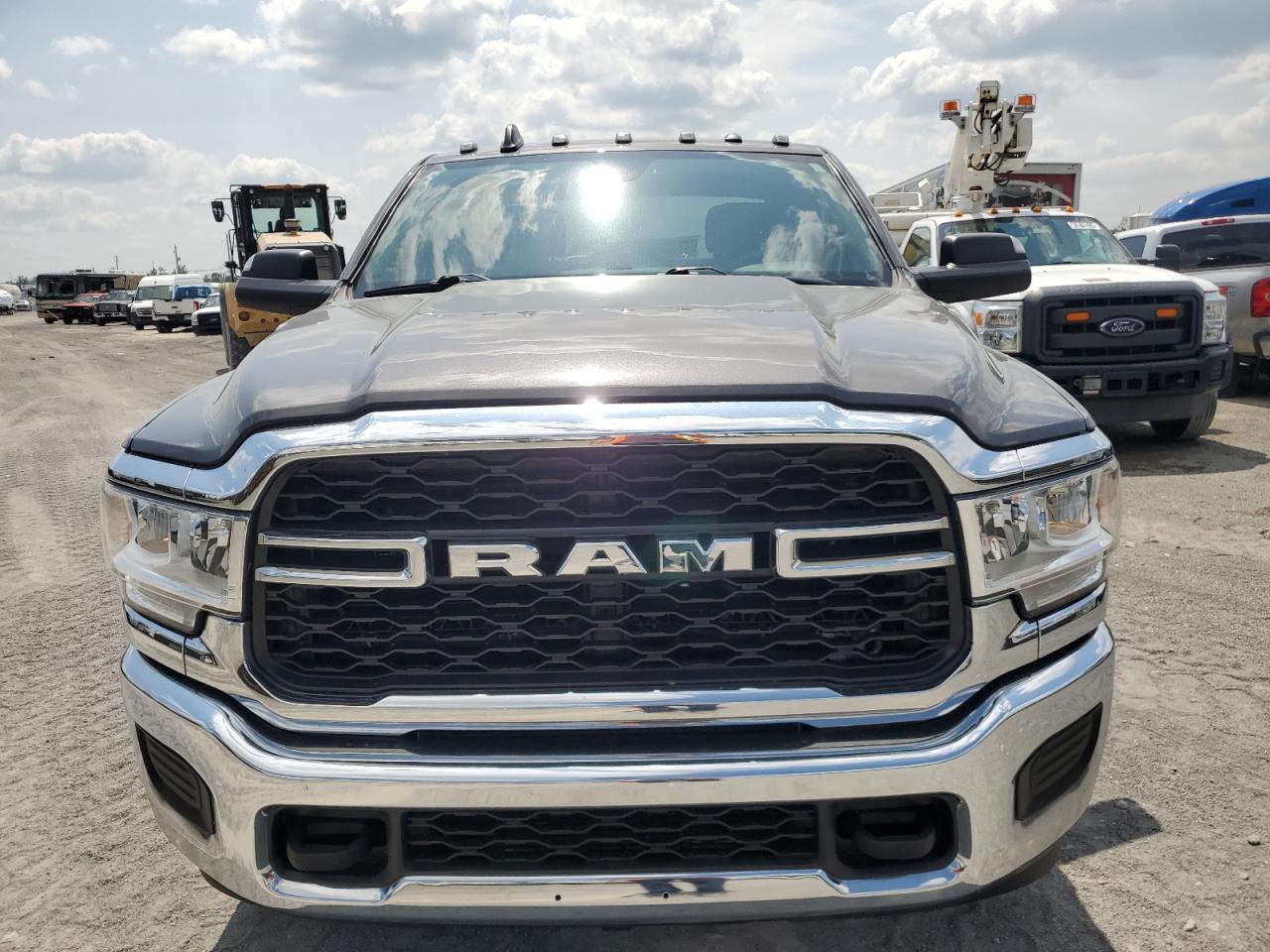 2020 Dodge 2500 - Image 5