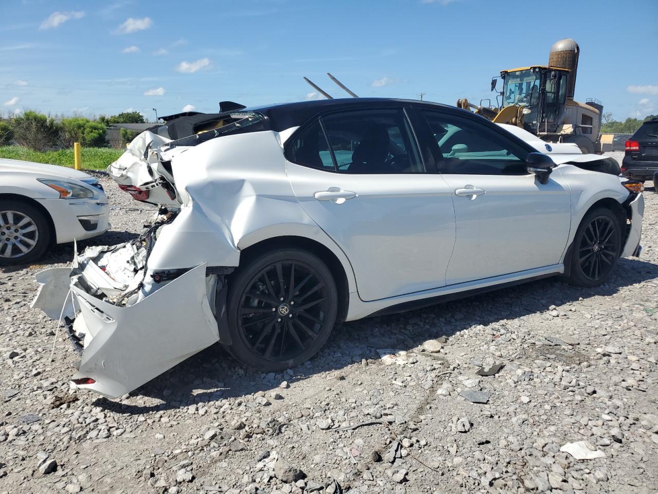 2022 Toyota Camry Trd - Фото 3