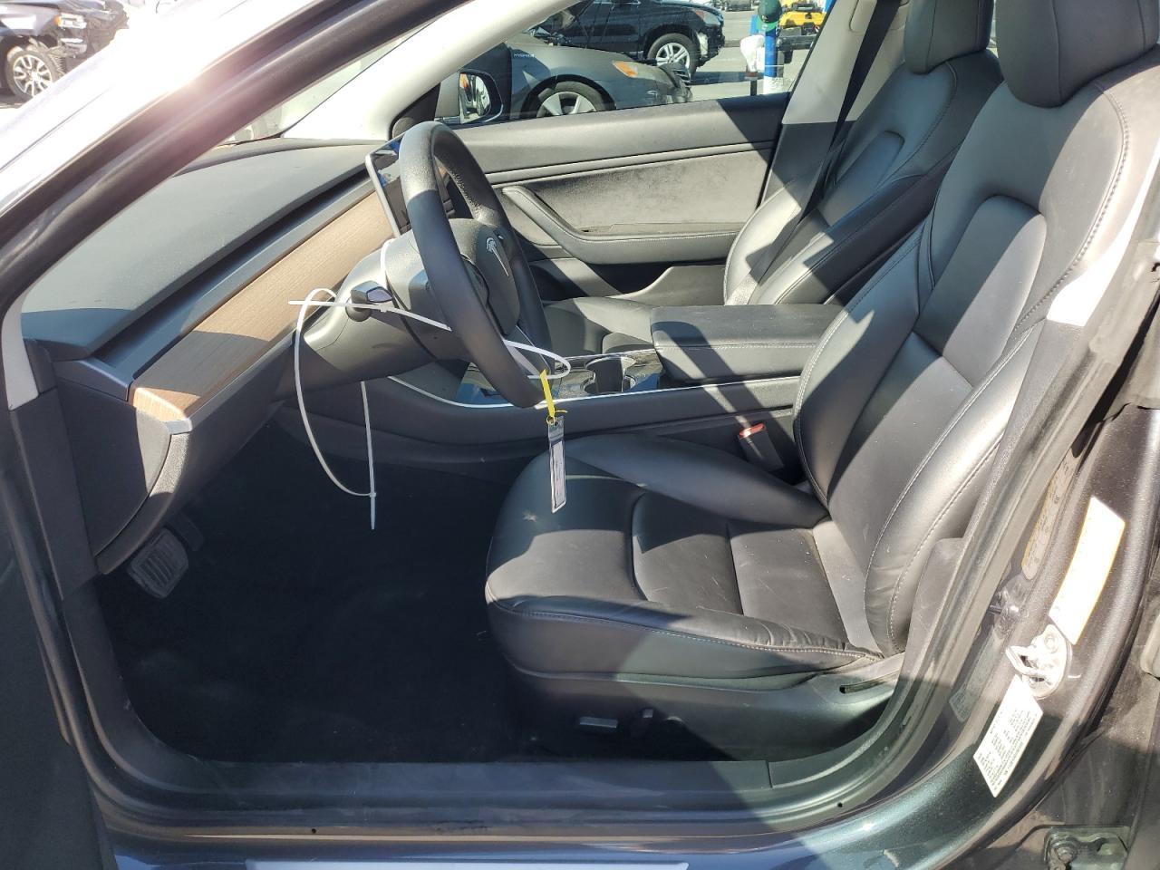 2020 Tesla Model 3 - Фото 7
