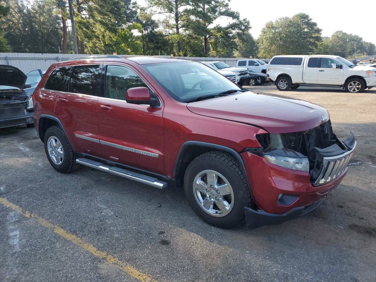 2012 Jeep Grand Cherokee Laredo - Image 4