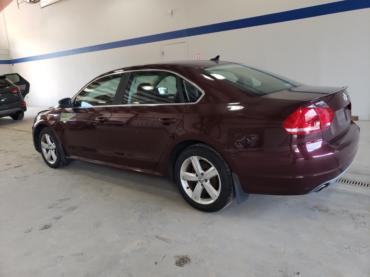 2013 Volkswagen Passat Se - Image 2