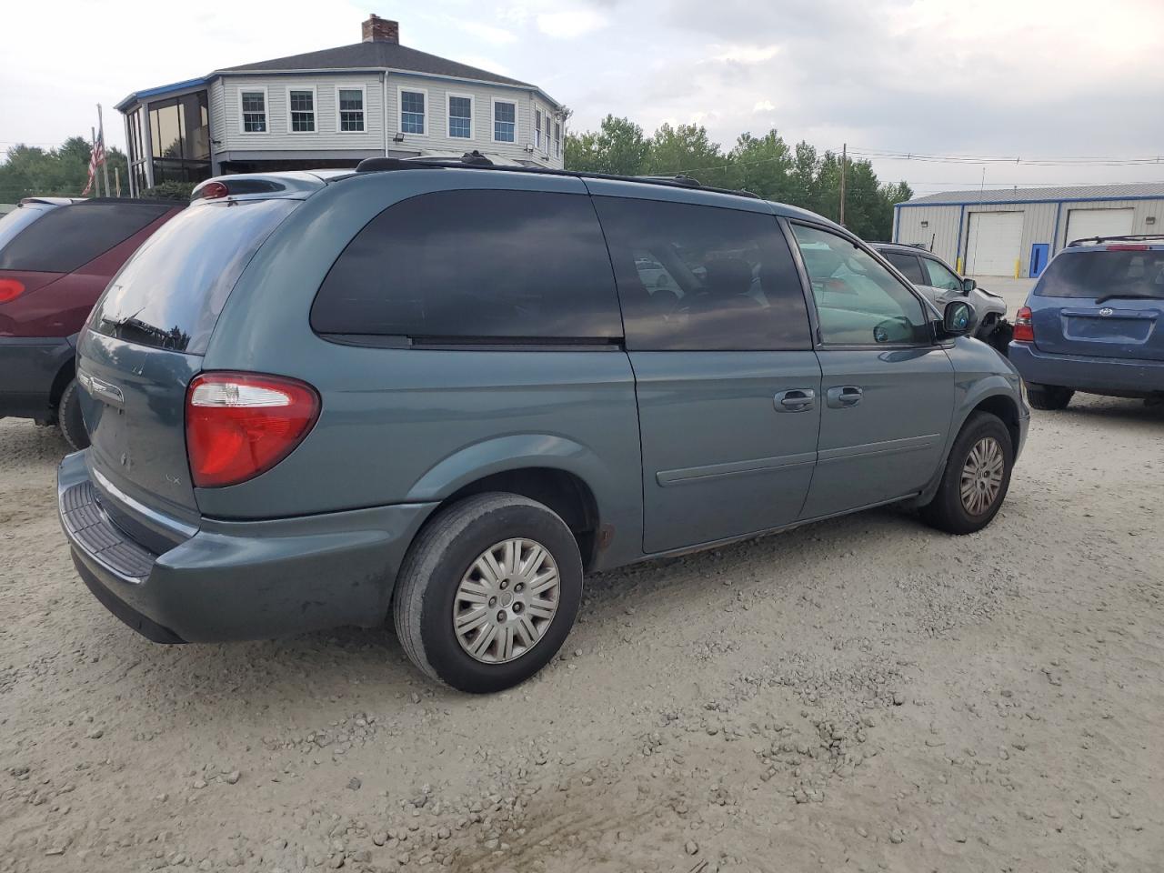 2005 Chrysler Town & Country Lx - Фото 3