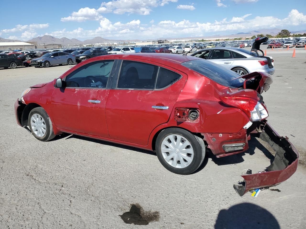 2012 Nissan Versa S - Фото 2