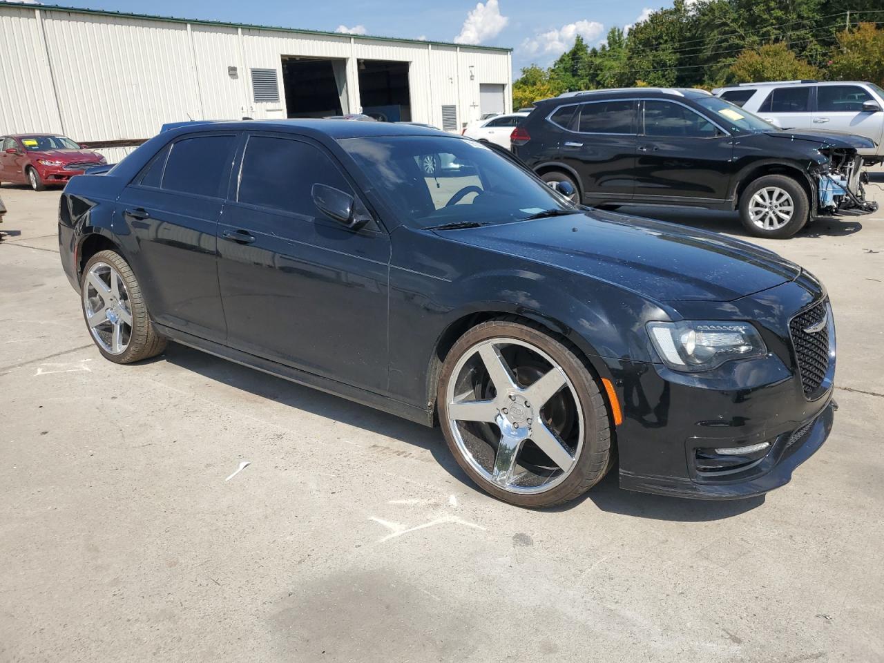 2019 Chrysler 300 - Image 4