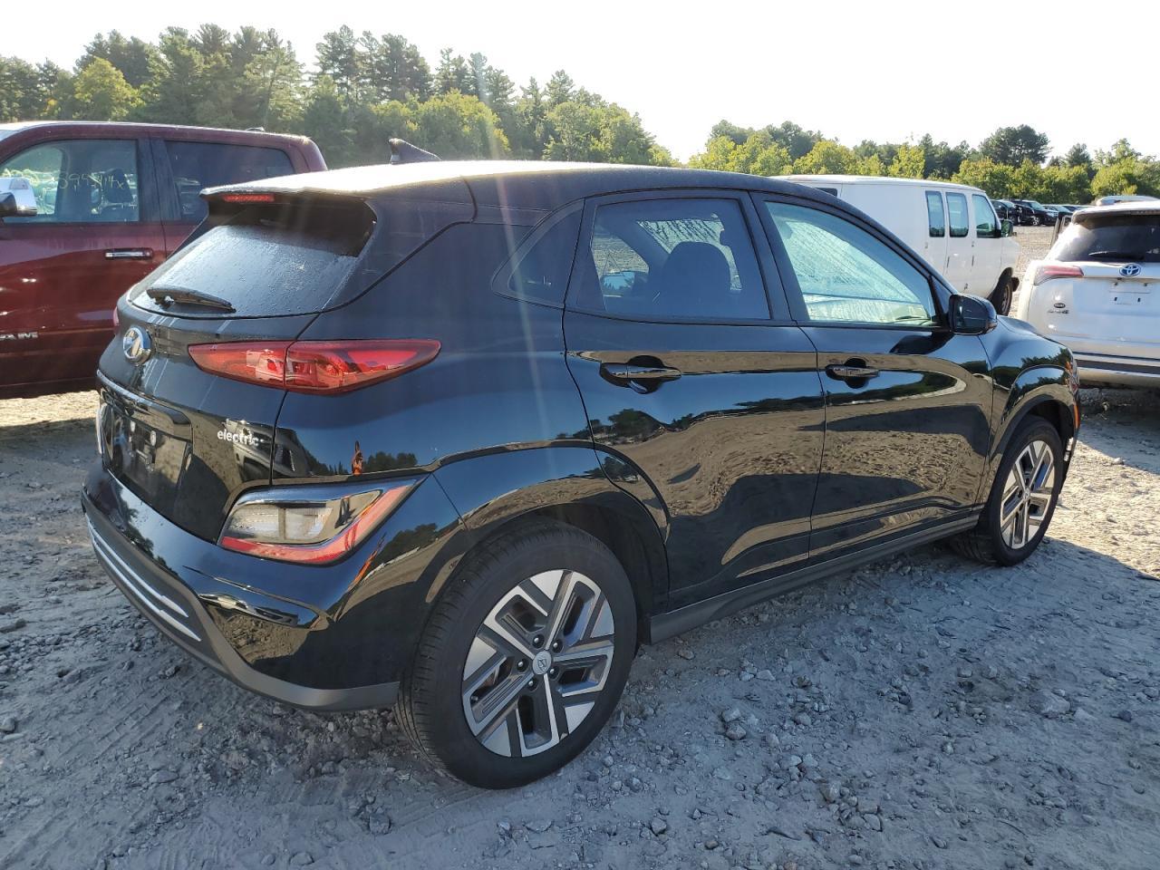 2023 Hyundai Kona Se - Image 3