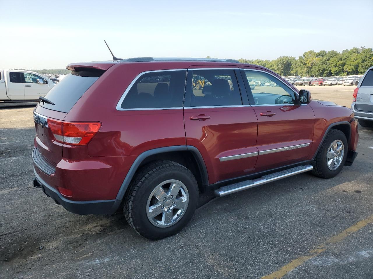 2012 Jeep Grand Cherokee Laredo - Image 3