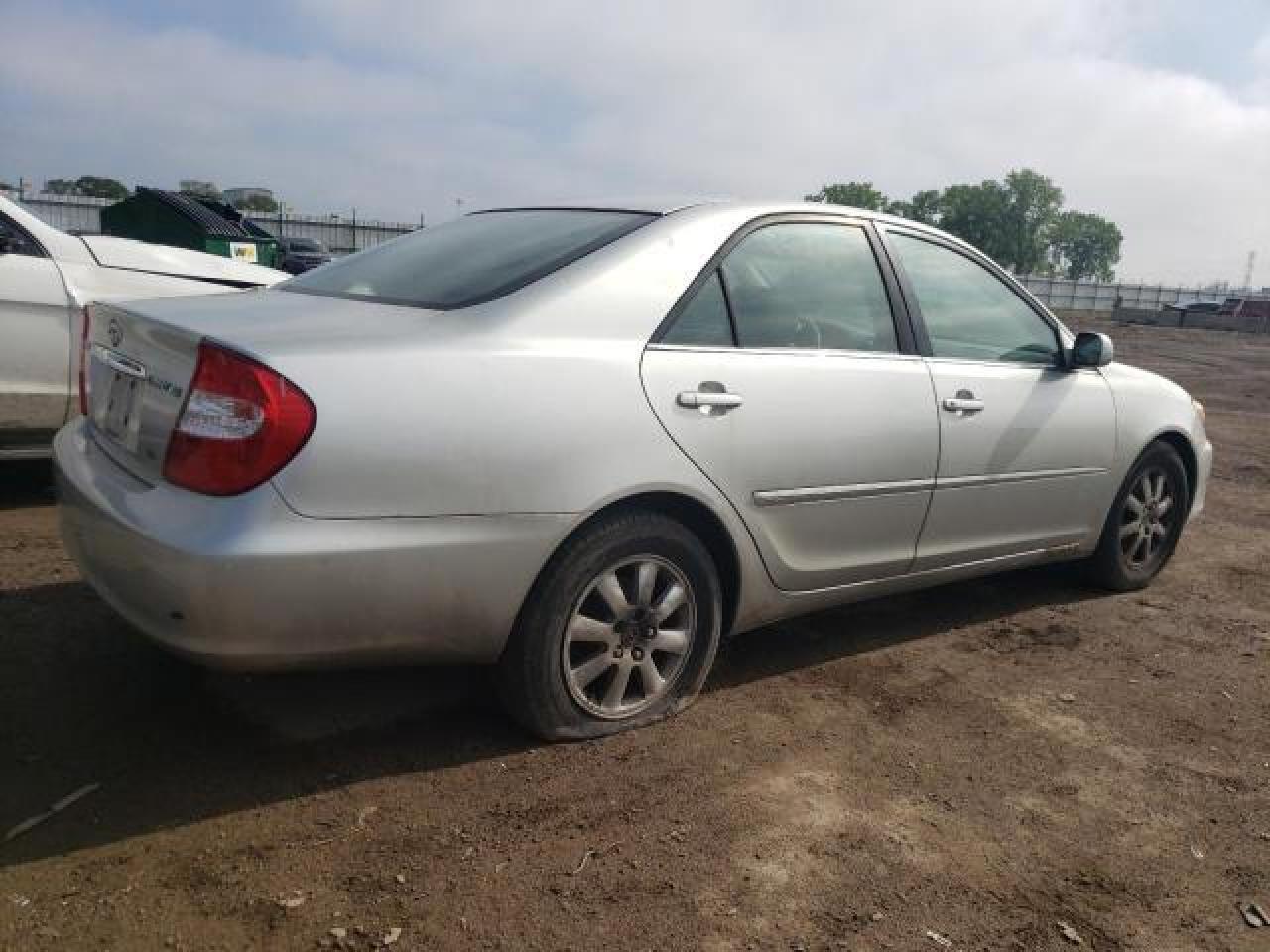 2002 Toyota Camry Le - Фото 3