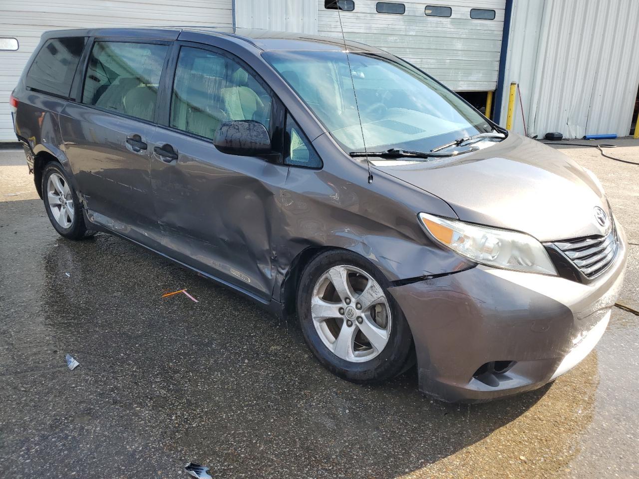 2013 Toyota Sienna L 7-Passenger - Image 4