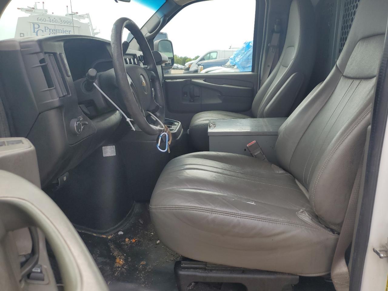 2015 Chevrolet Express G2500 - Фото 7