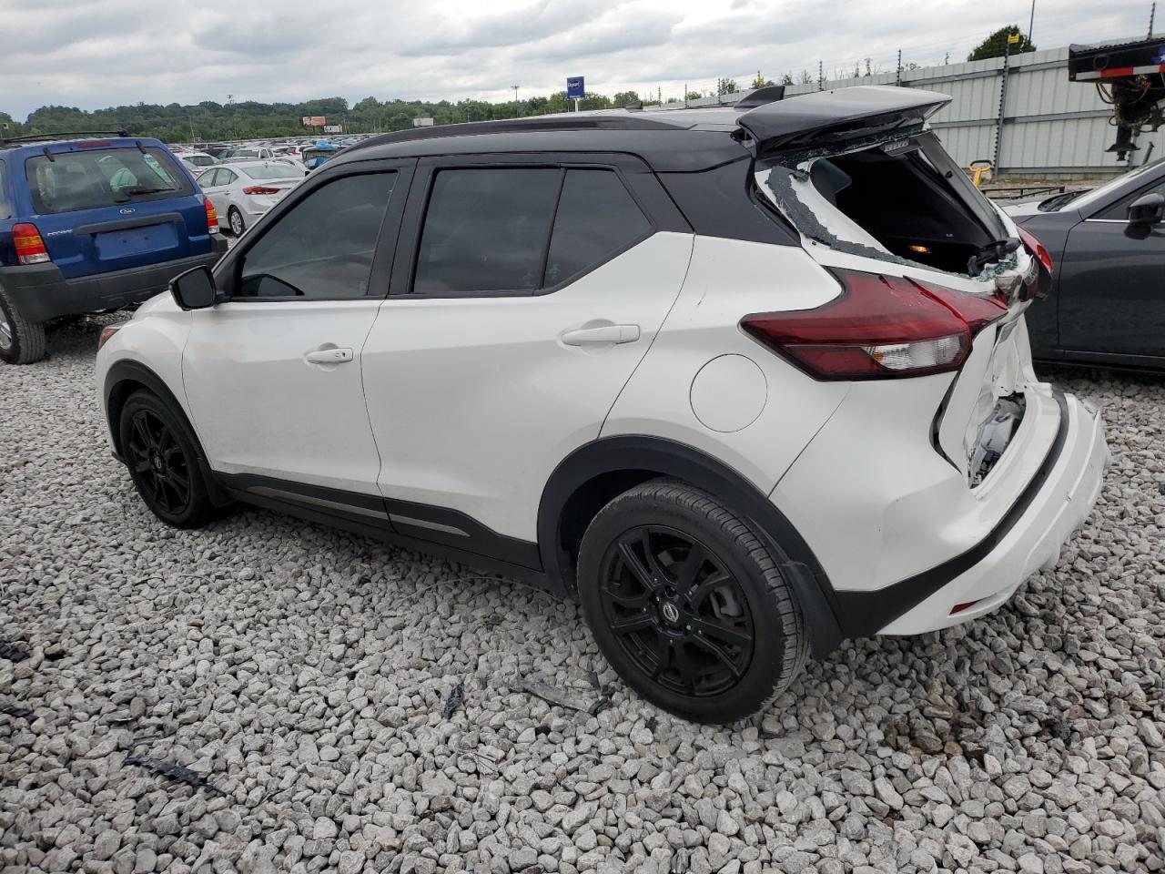 2021 Nissan Kicks Sr - Фото 2