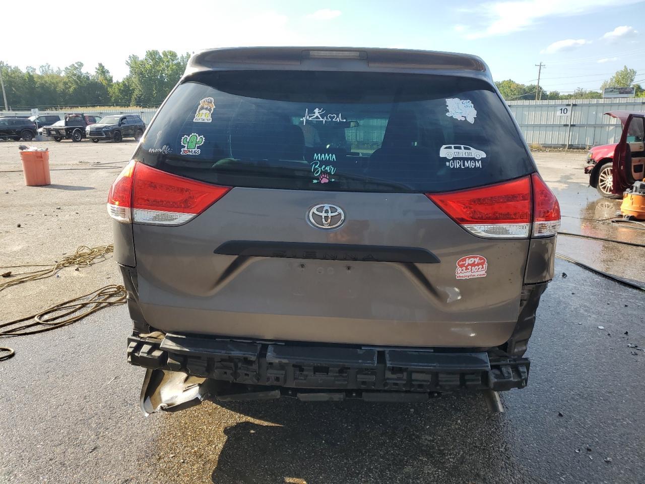 2013 Toyota Sienna L 7-Passenger - Image 6