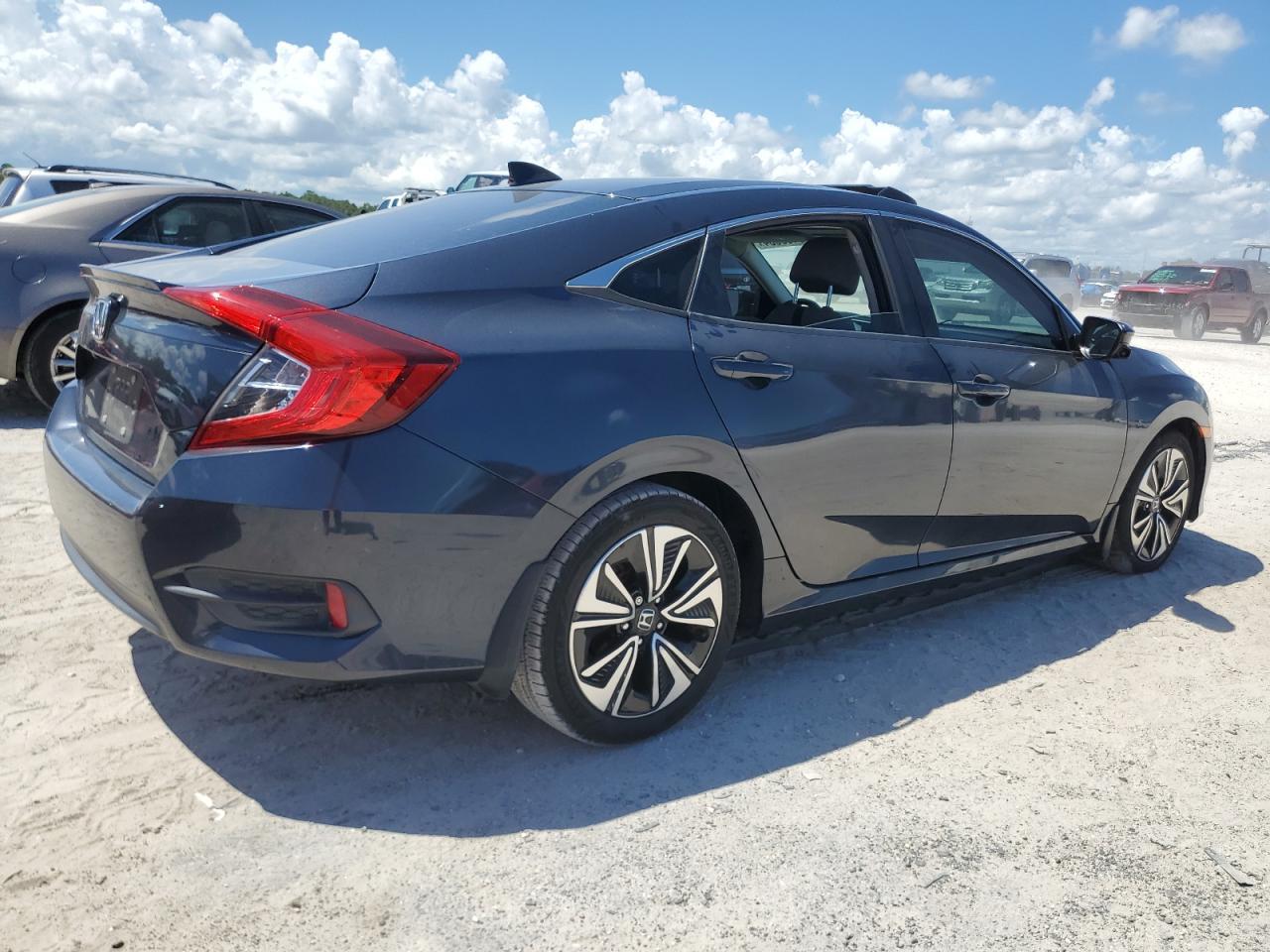 2018 Honda Civic Ex - Image 3