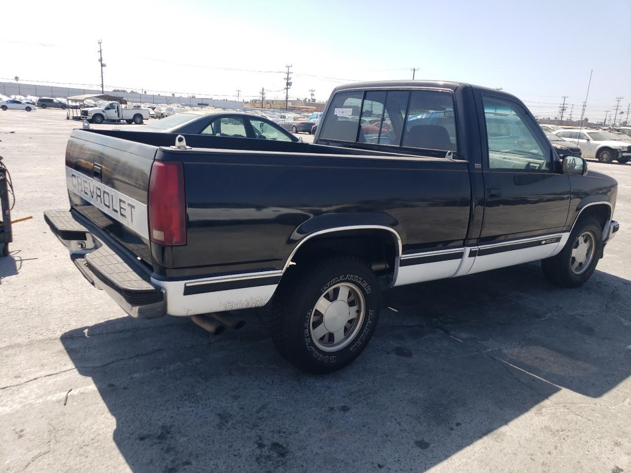 1992 Chevrolet Gmt-400 C1500 - Image 3