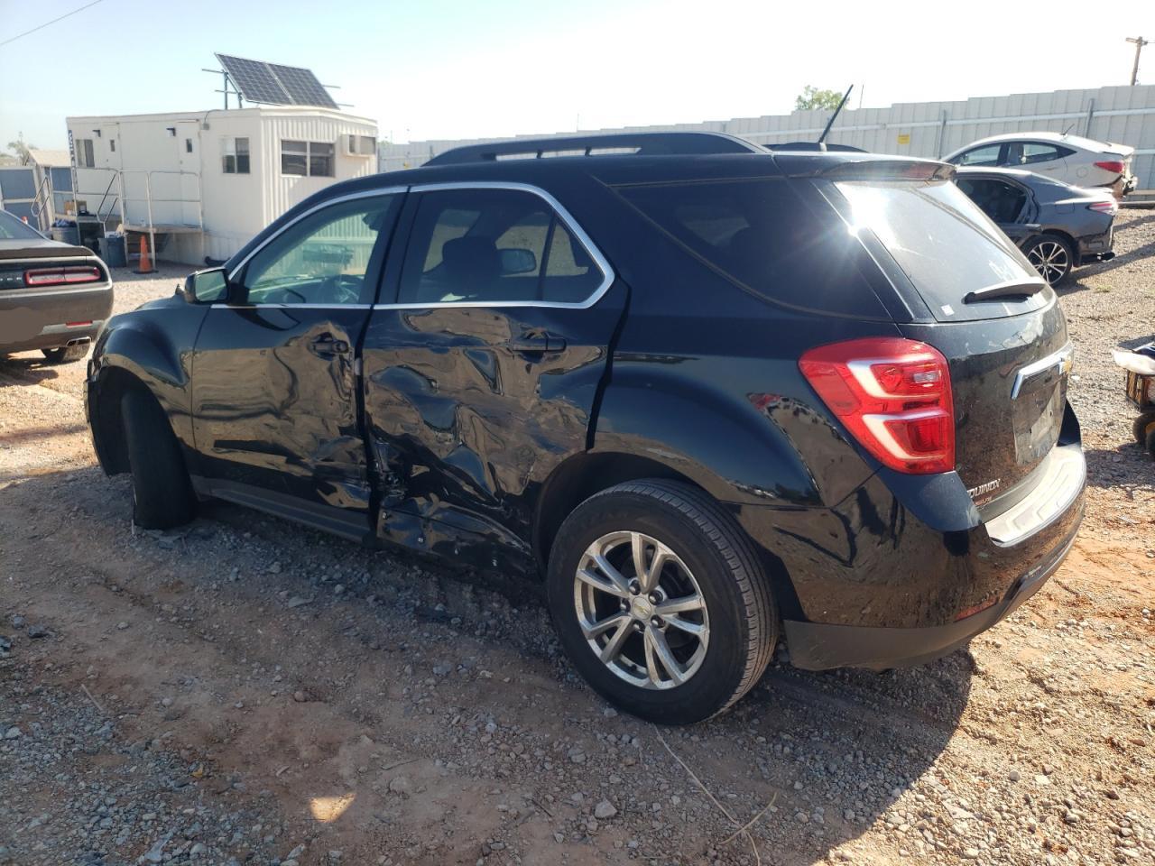 2017 Chevrolet Equinox Lt - Image 2
