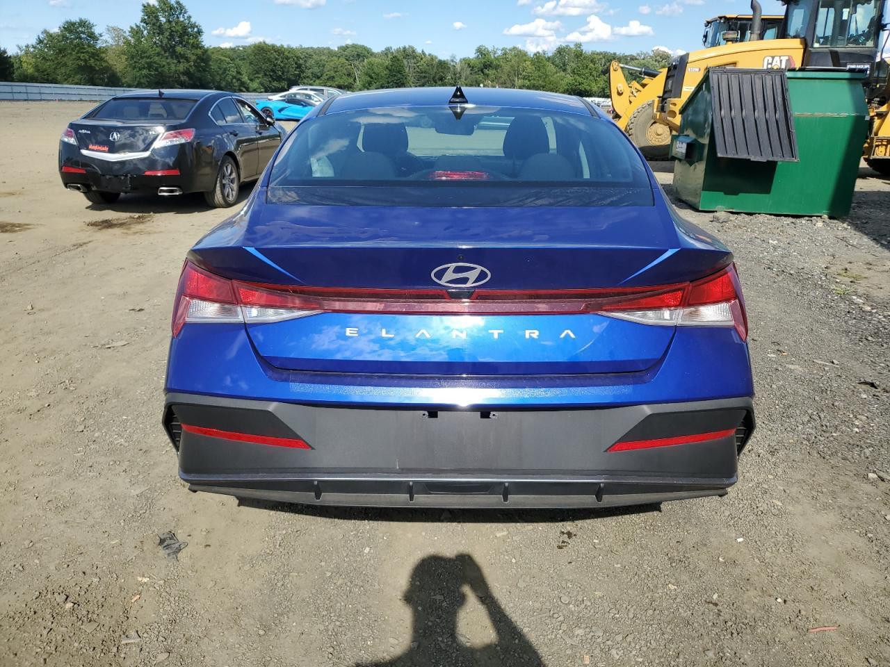 2024 Hyundai Elantra Se - Image 6