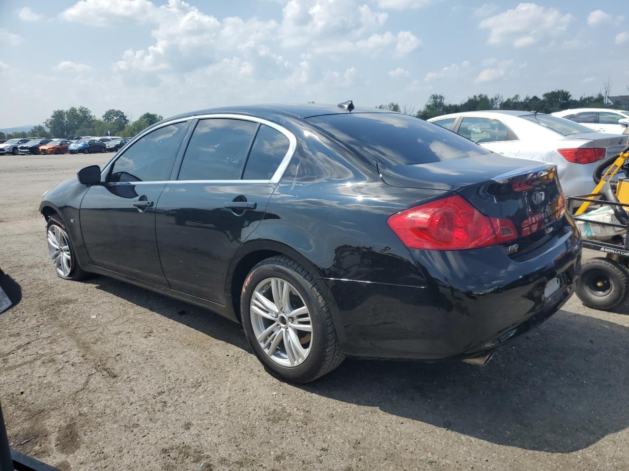 2015 Infiniti Q40 - Фото 2