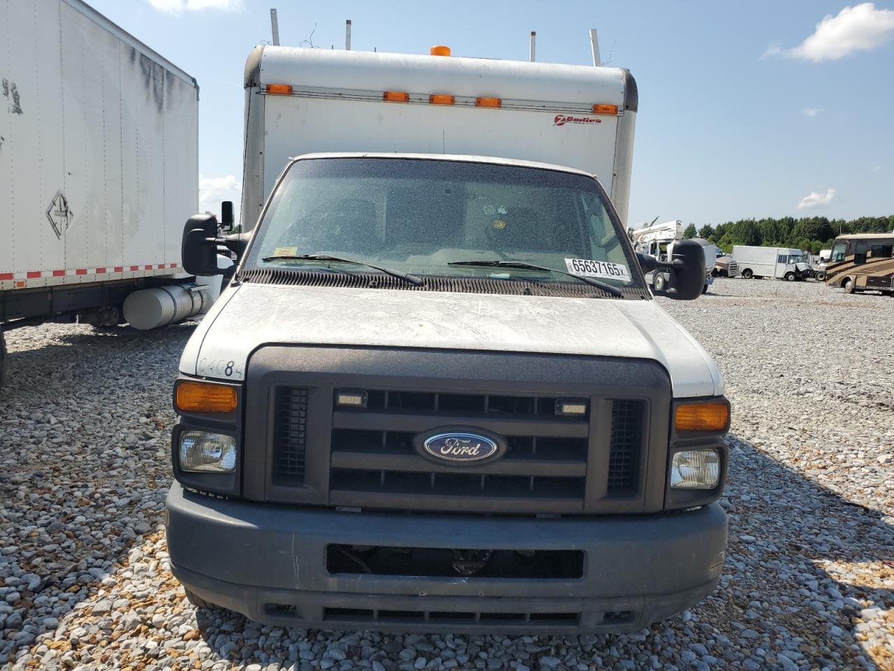 2009 Ford Econoline E450 Super Duty Cutaway Van - Фото 5