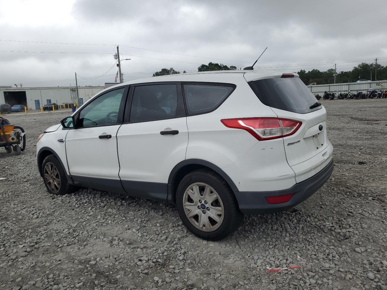 2013 Ford Escape S - Фото 2