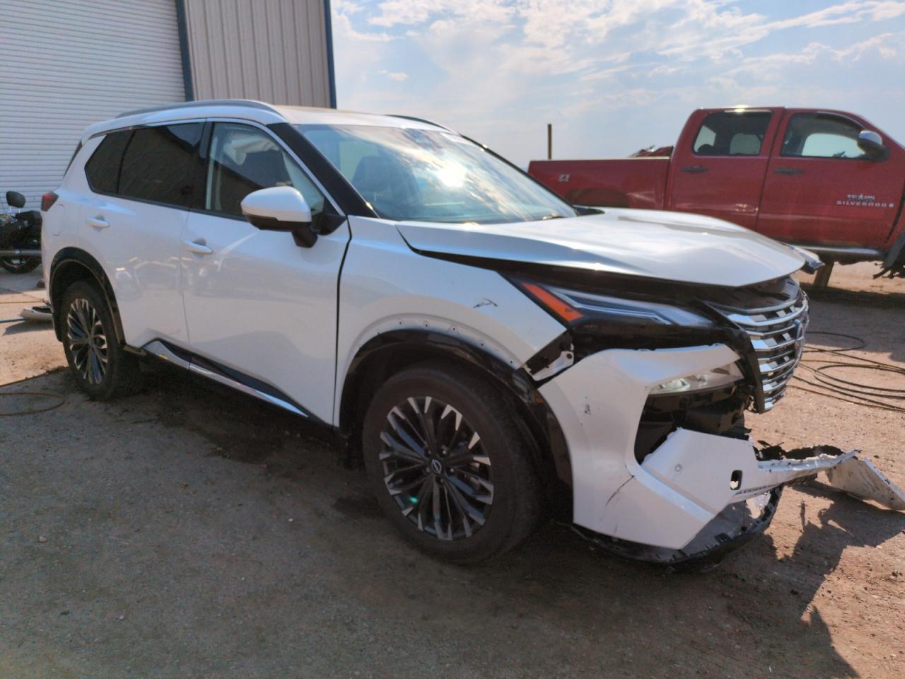 2024 Nissan Rogue Platinum - Image 4