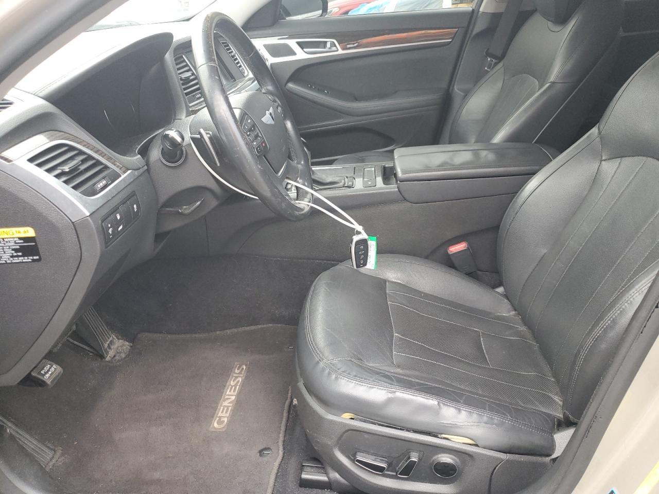 2015 Hyundai Genesis 3.8L - Image 7