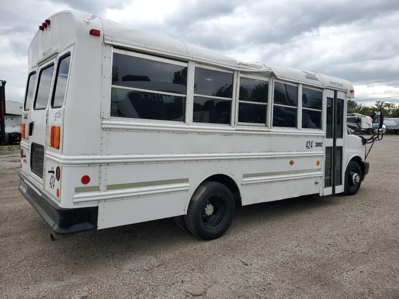 2017 Chevrolet Express G3500 - Фото 4