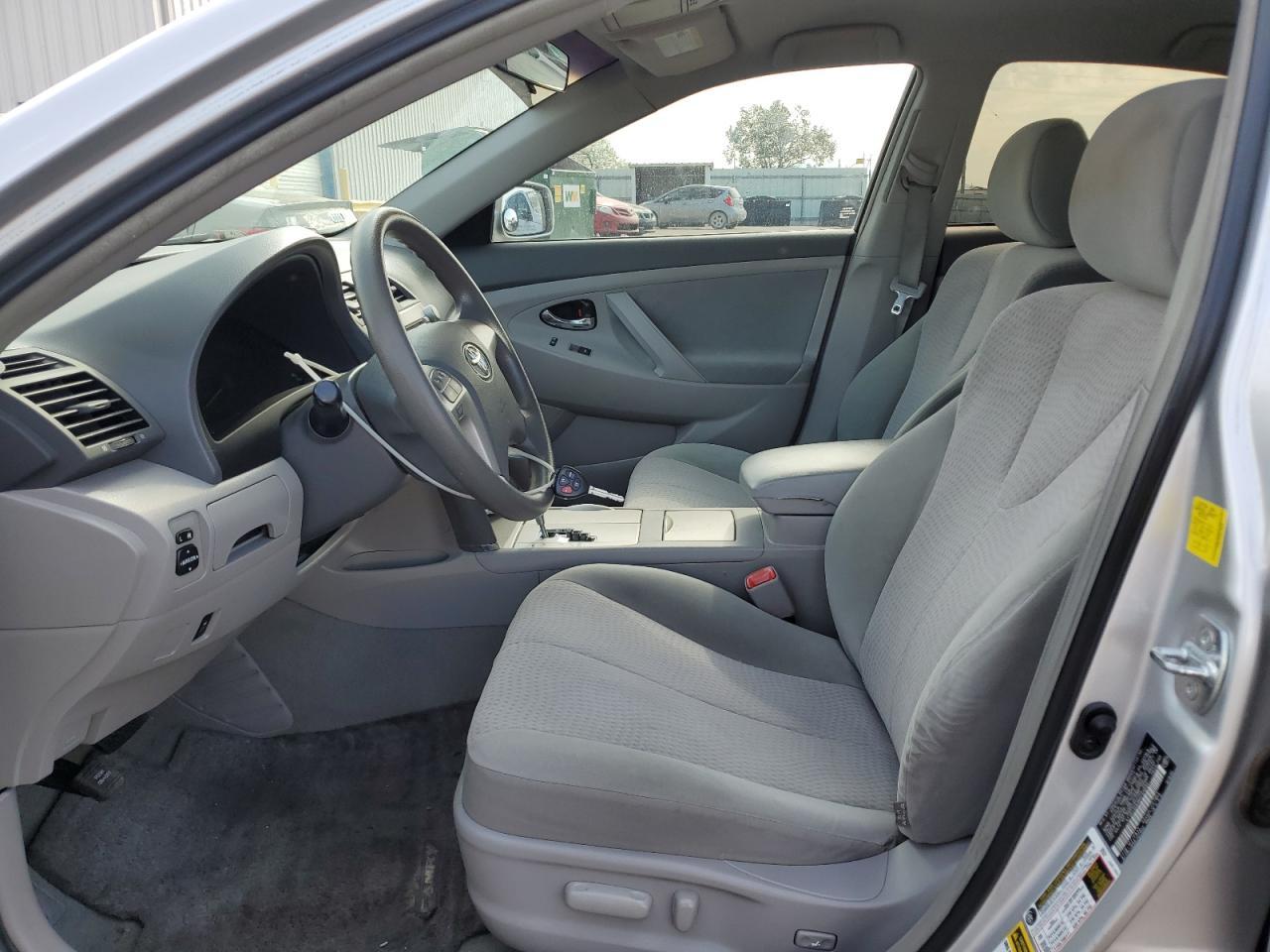 2011 Toyota Camry Base - Фото 7