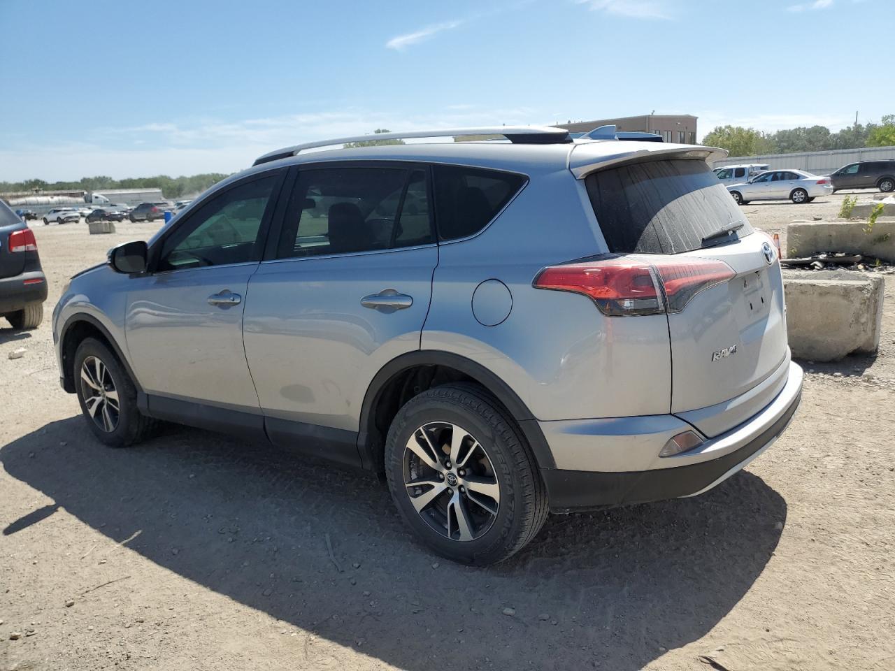2016 Toyota Rav4 Xle - Фото 2