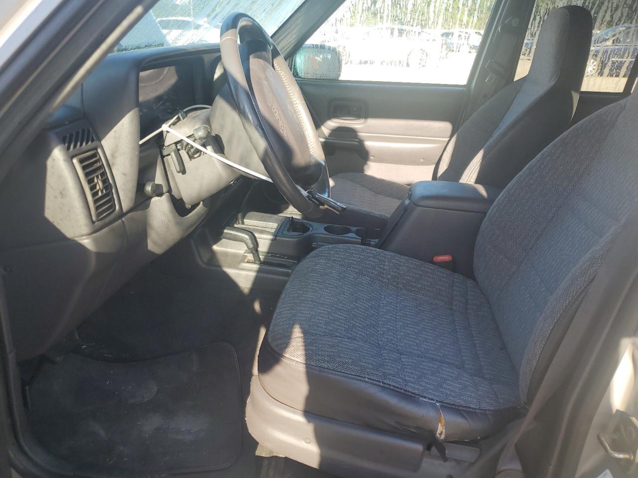 2000 Jeep Cherokee Sport - Image 7