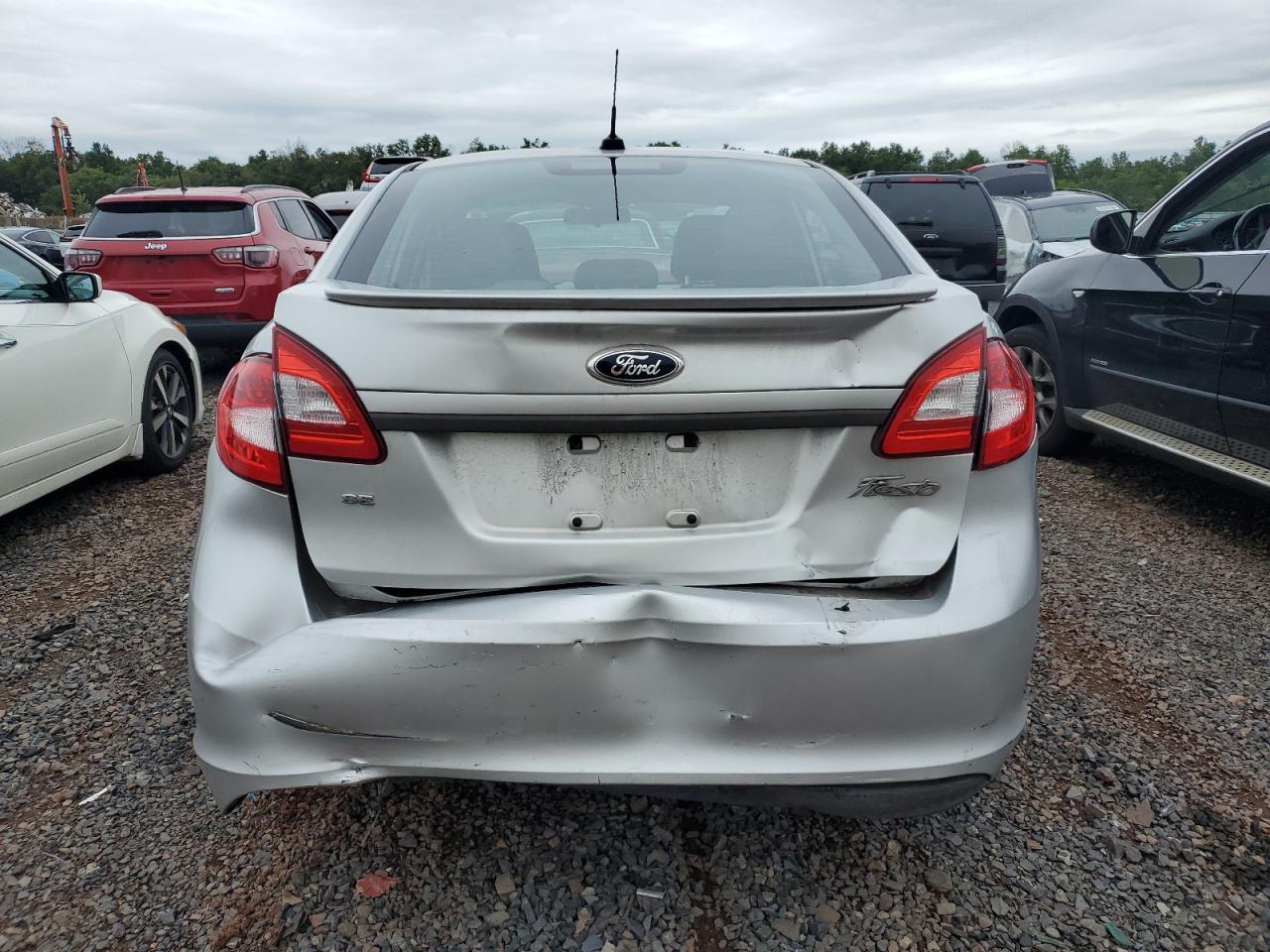 2012 Ford Fiesta Se - Фото 6