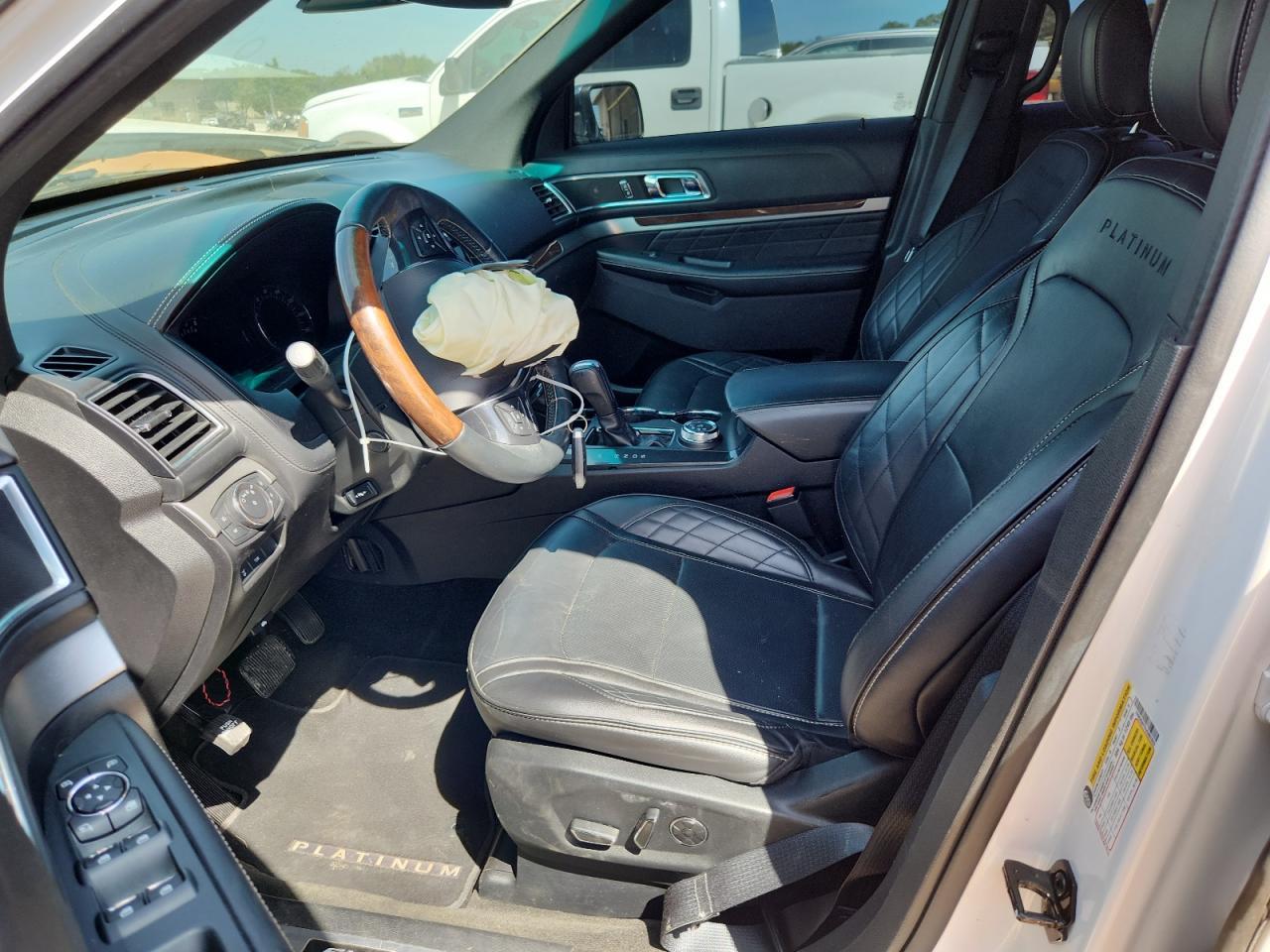 2018 Ford Explorer Platinum - Image 7