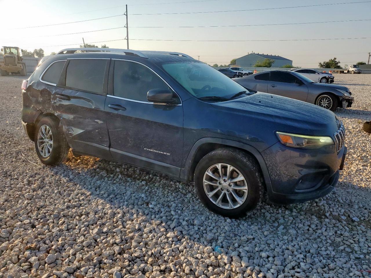 2019 Jeep Cherokee Latitude - Image 4
