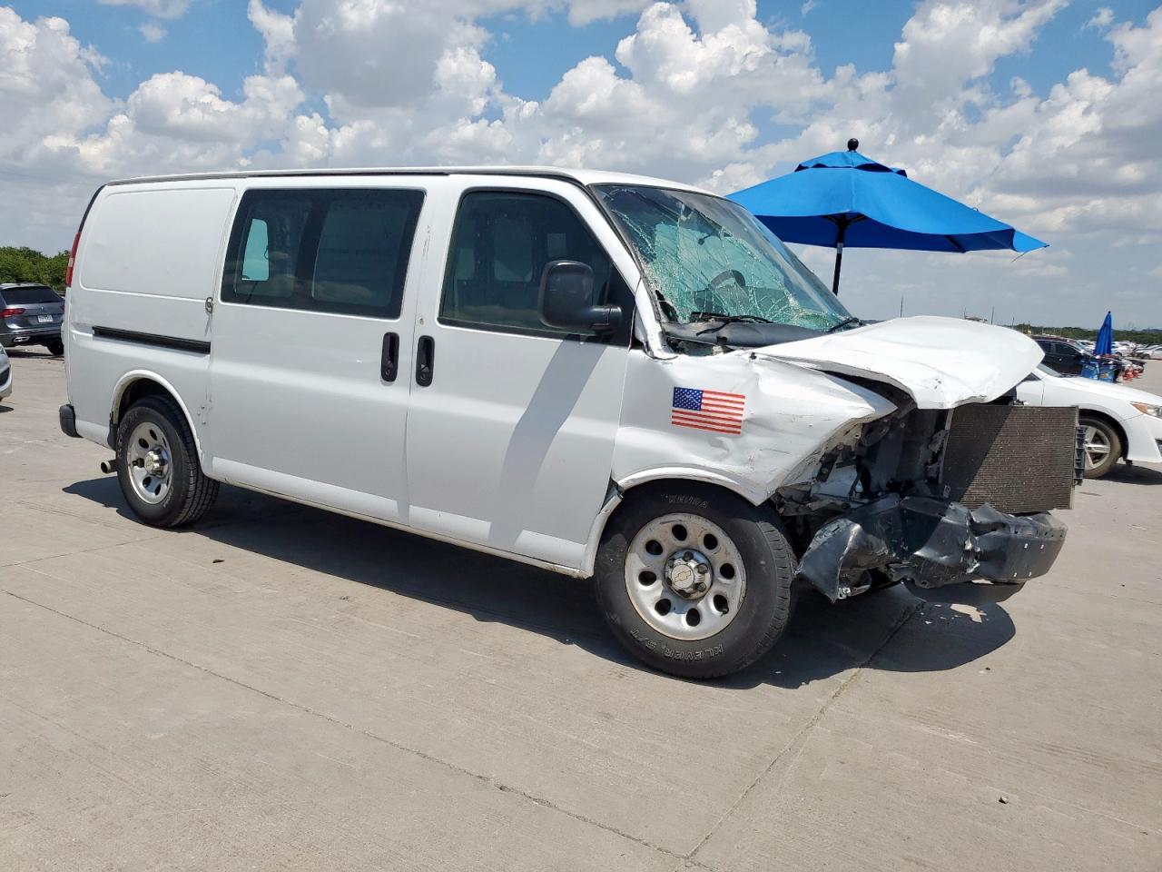 2014 Chevrolet Express G1500 - Image 4