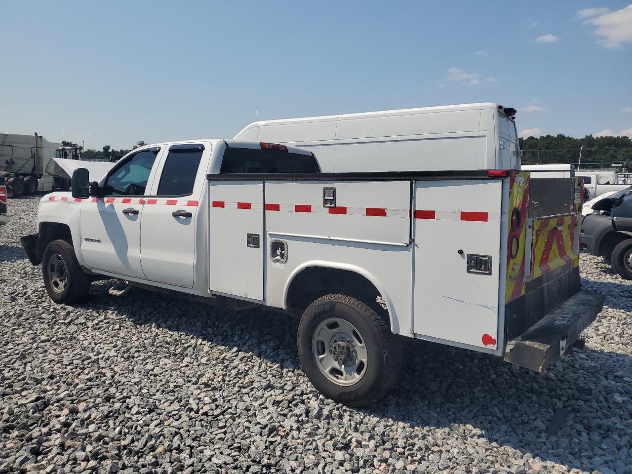 2015 Chevrolet Silverado C2500 Heavy Duty - Image 2