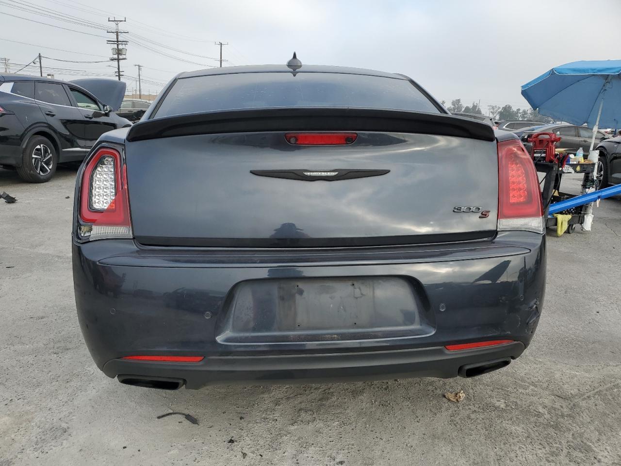 2018 Chrysler 300 S - Image 6