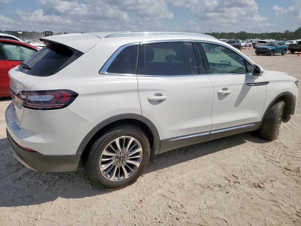 2023 Lincoln Nautilus - Фото 3