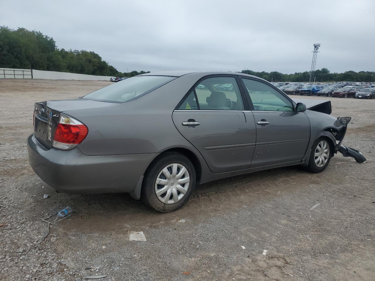 2005 Toyota Camry Le - Фото 3