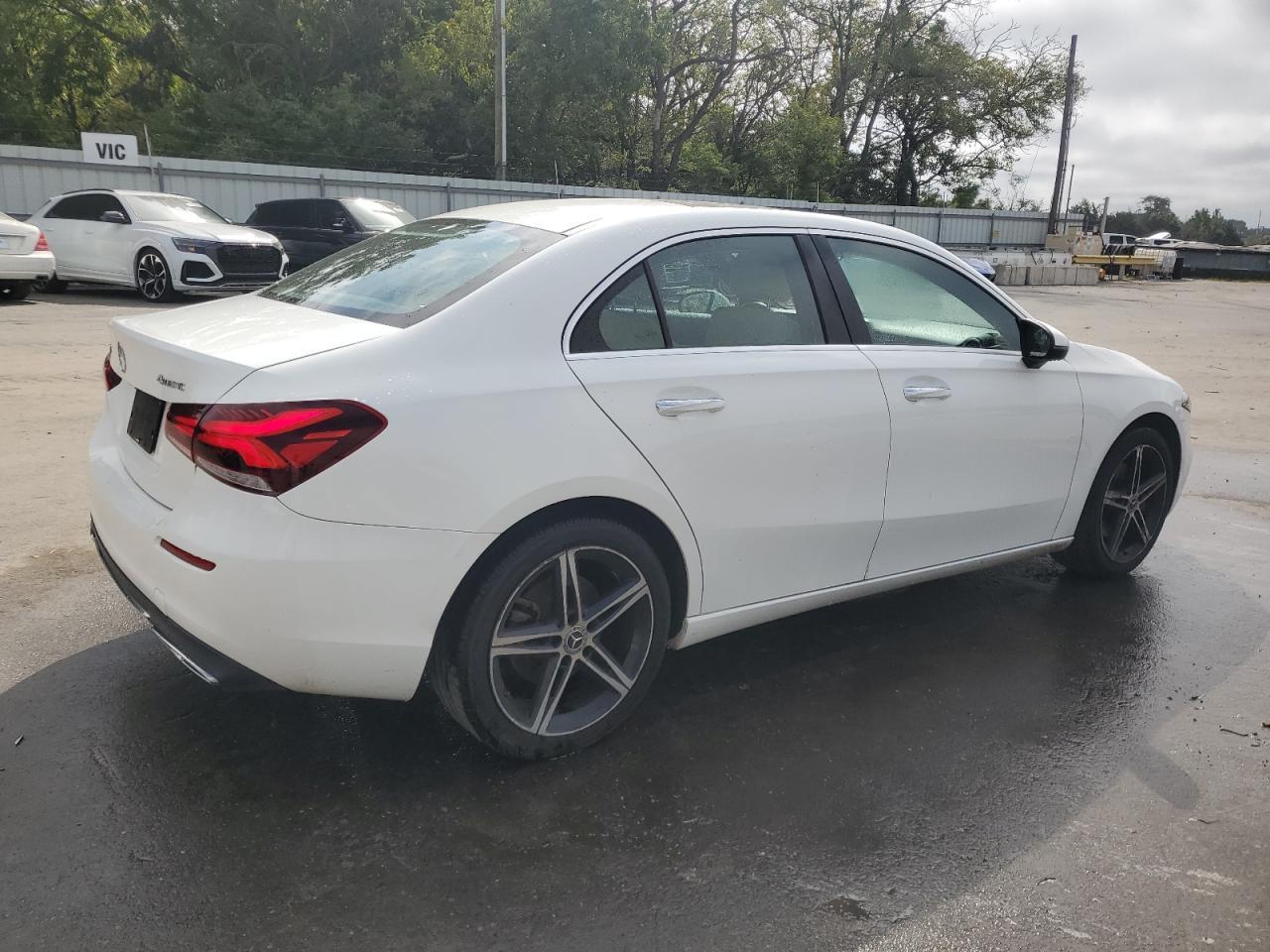 2019 Mercedes-Benz A 220 4Matic - Фото 3