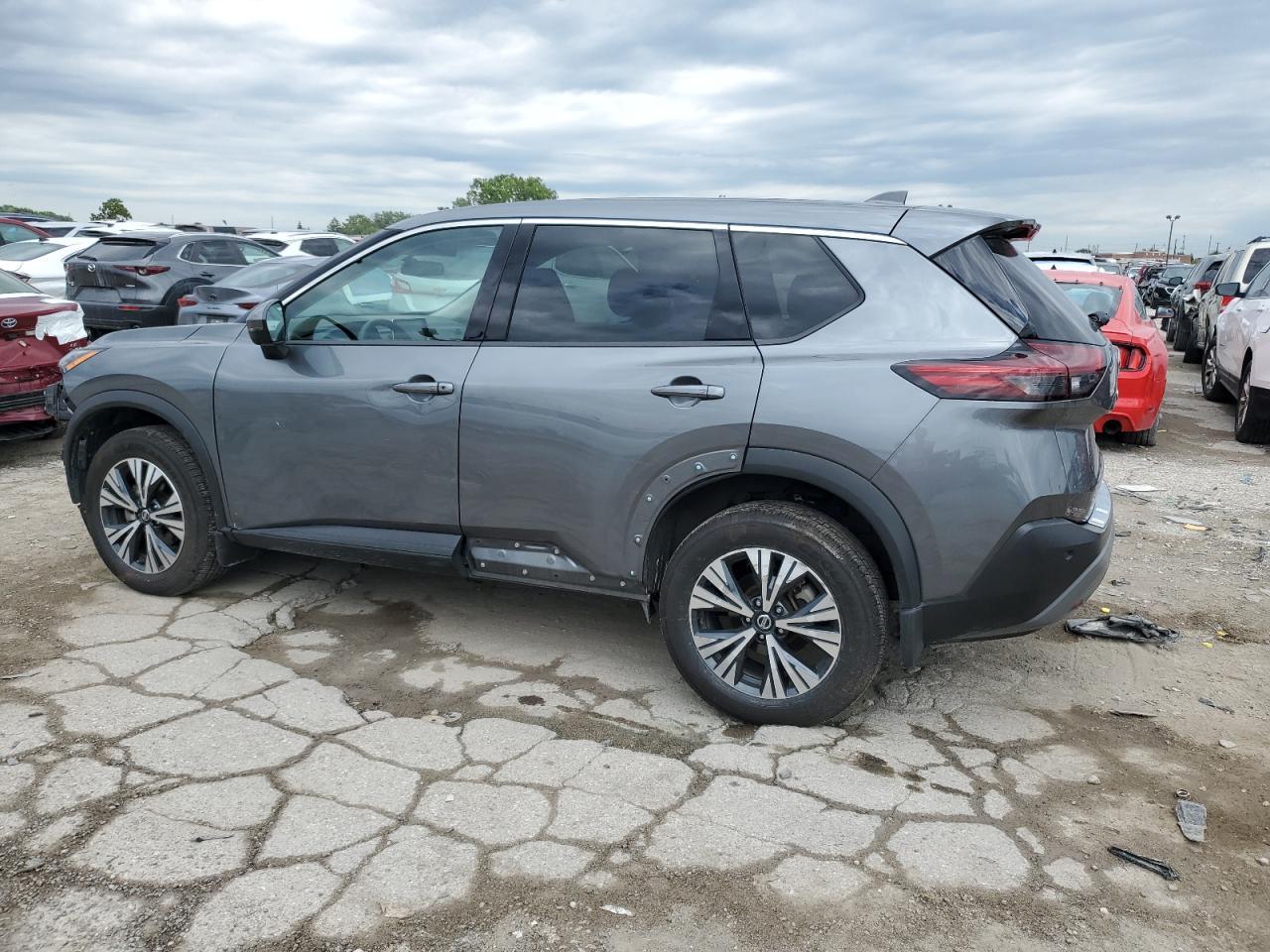 2021 Nissan Rogue Sv - Image 2