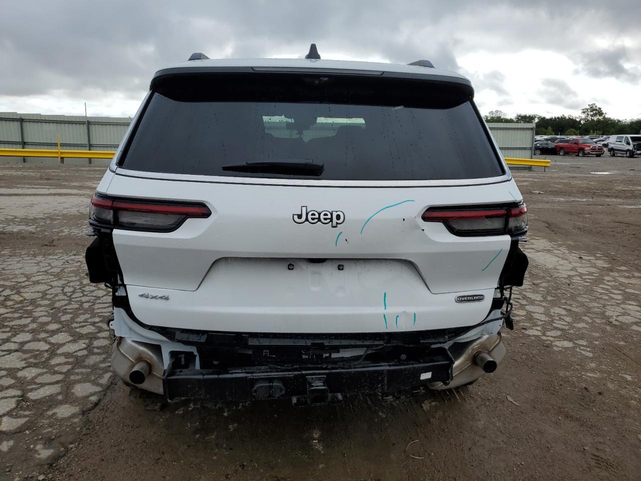 2025 Jeep Grand Cherokee L Overland - Image 6