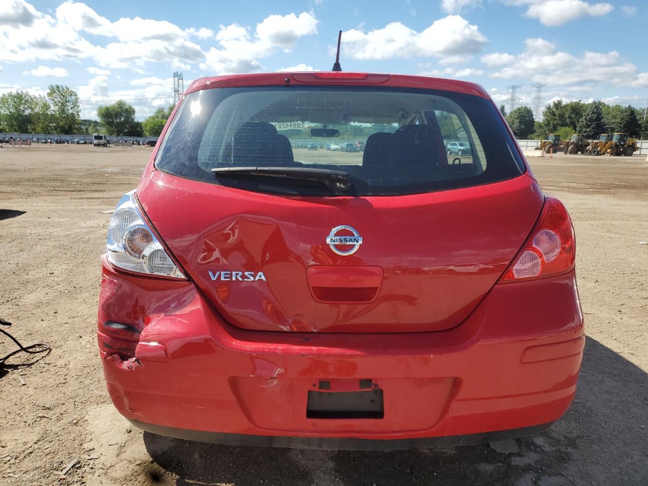 2011 Nissan Versa S - Фото 6