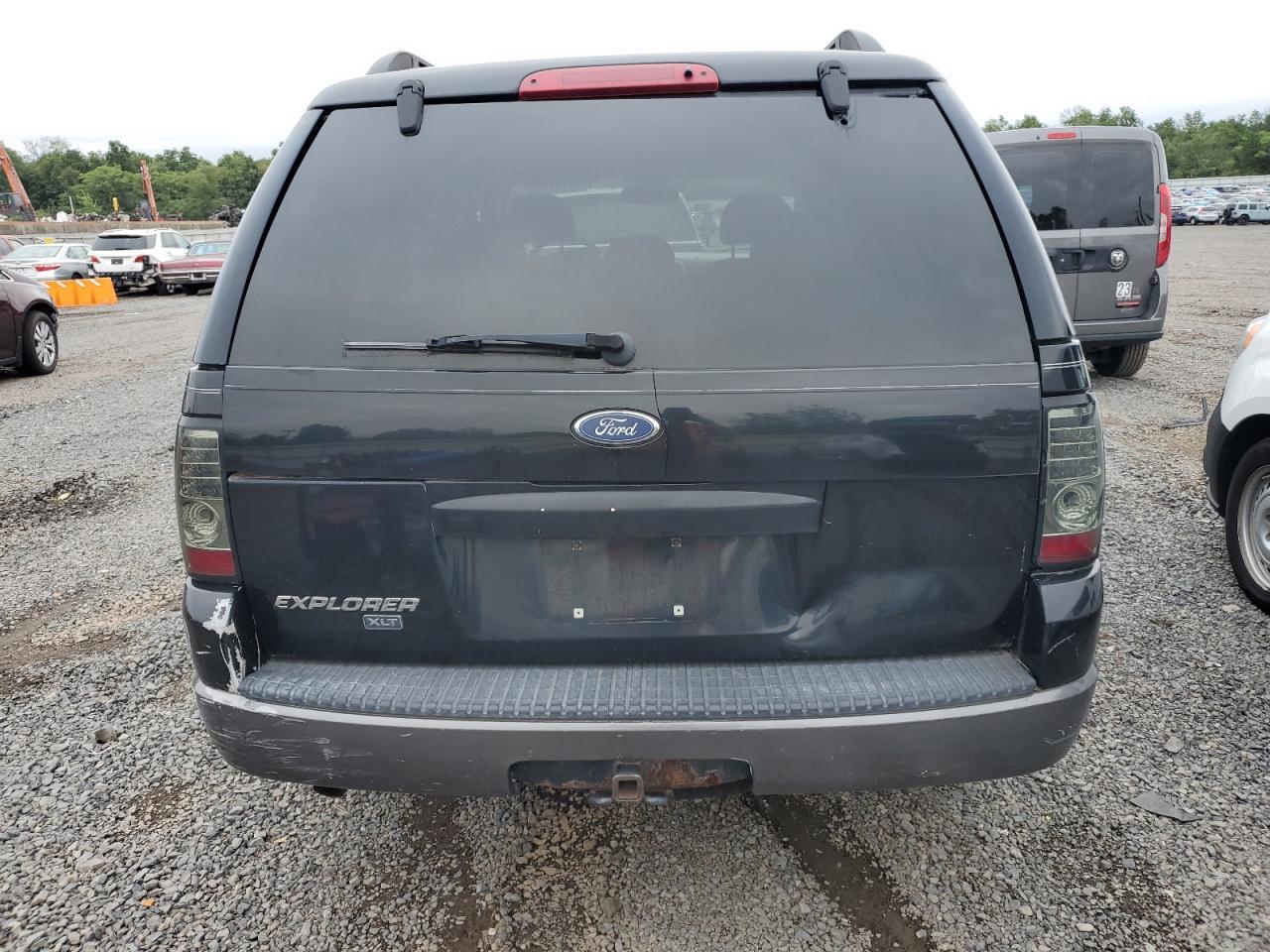 2003 Ford Explorer - Image 6