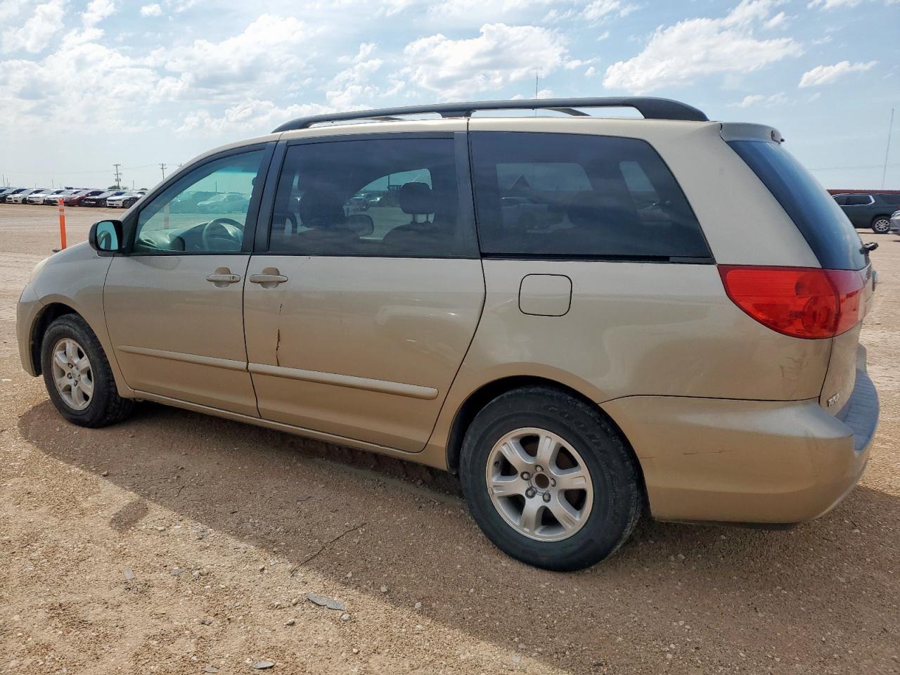2006 Toyota Sienna Ce - Image 2