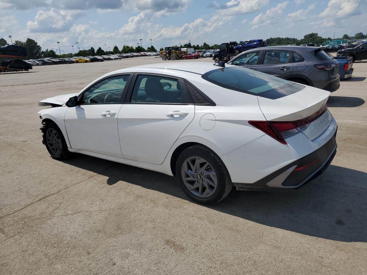 2024 Hyundai Elantra Sel - Фото 2