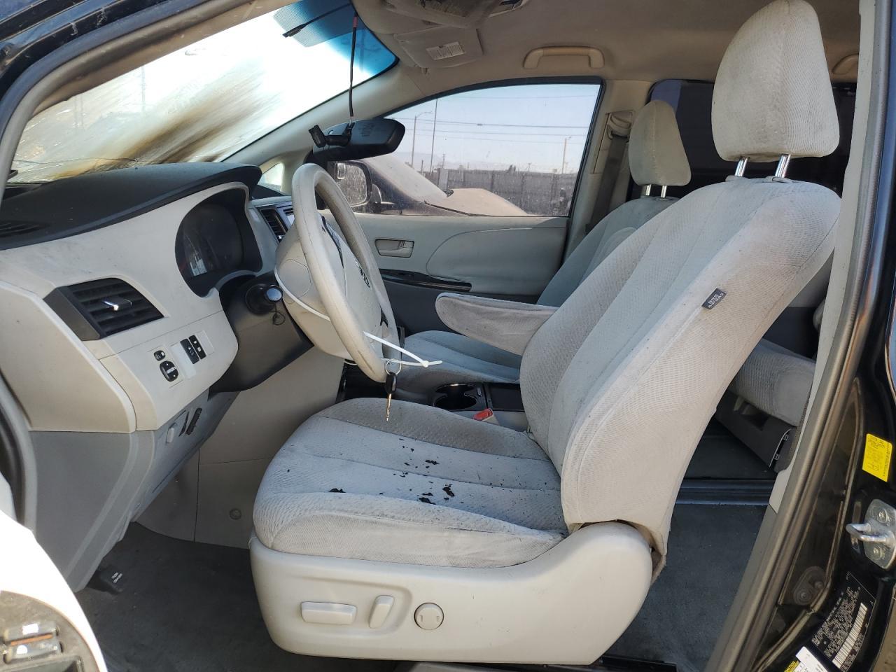 2011 Toyota Sienna Le - Фото 7