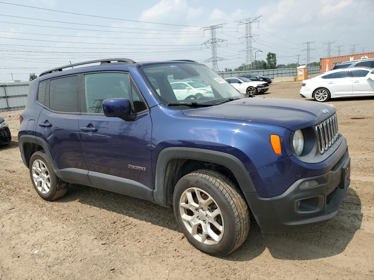 2016 Jeep Renegade Latitude - Image 4
