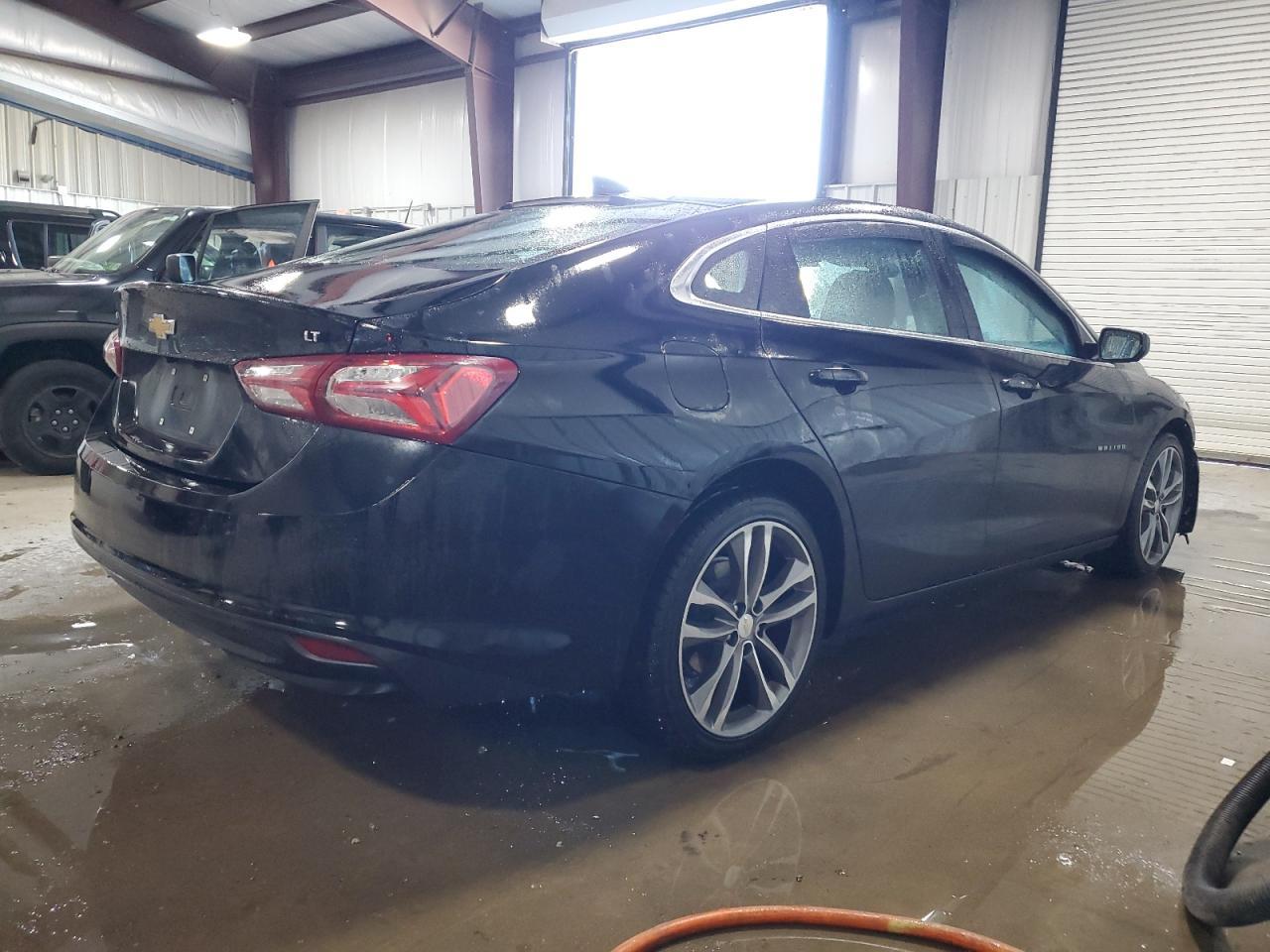 2022 Chevrolet Malibu Lt - Image 3