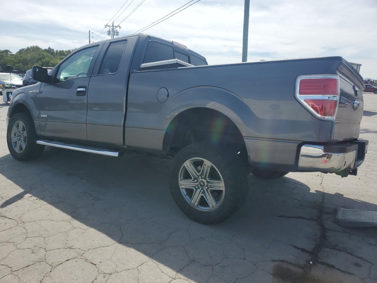 2012 Ford F150 Super Cab - Image 2