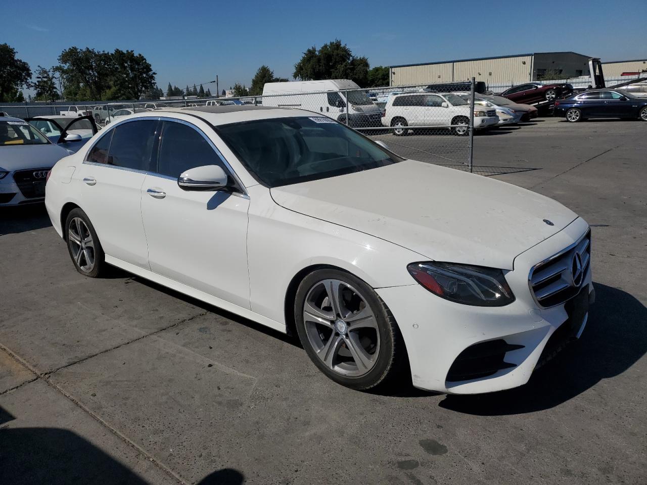 2018 Mercedes Benz E-Class - Фото 4