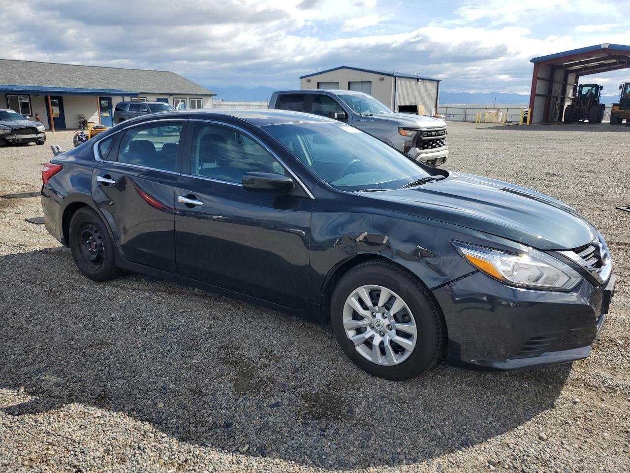 2016 Nissan Altima 2.5 - Image 4